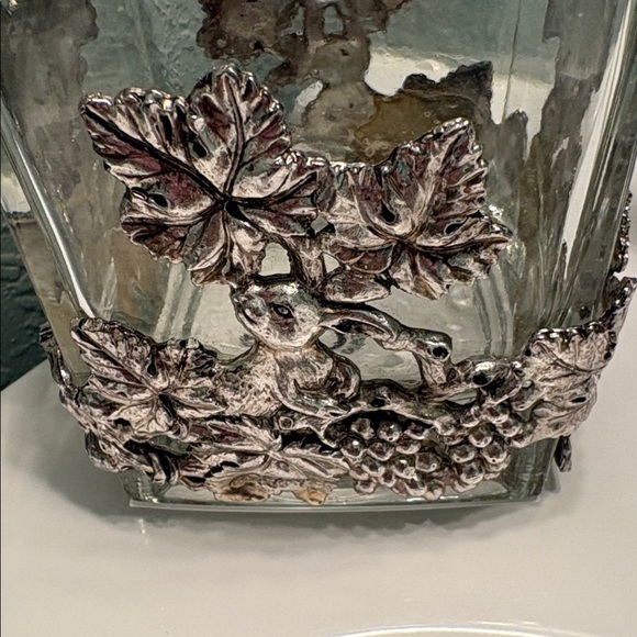 Vintage Arthur Court Glass Decanter with Rabbit &Grape Pattern in Aluminum - Picture 10 of 10